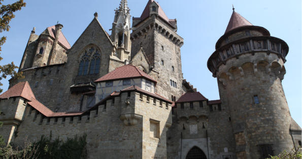 Bildergebnis für burg Kreuzenstein